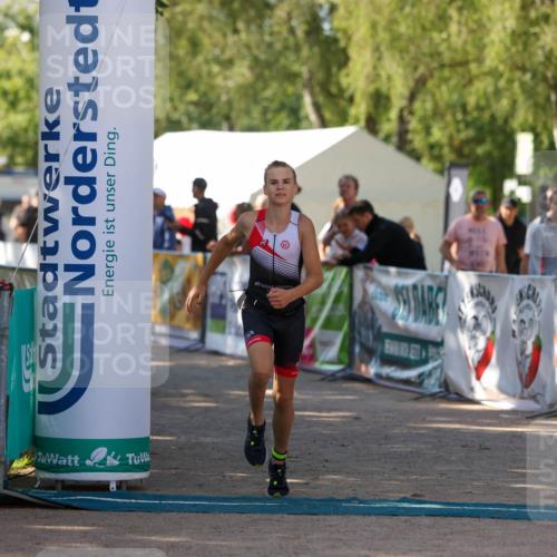01.09.2024 - 17. Tribühne Triathlon Michael Strokosch http://msf.ph/oto/6905168 01.09.2024 11:06:59 Ziel 192 meine-sportfotos.de