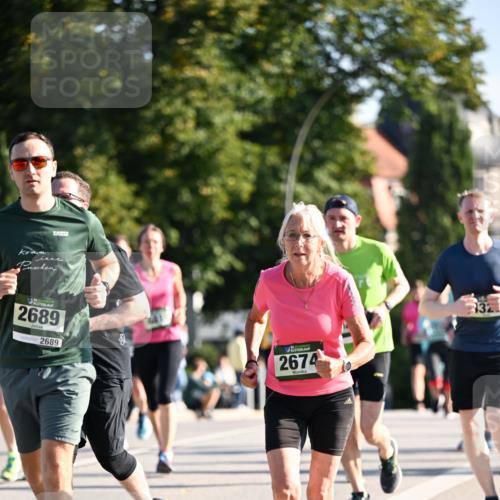 01.09.2024 - BARMER Alsterlauf Dr. Thomas Lammeyer http://msf.ph/oto/6905173 01.09.2024 09:41:02 Laufen 135, 2689, 2689, 2674, 32 meine-sportfotos.de