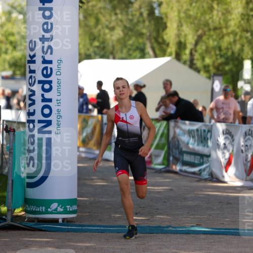 01.09.2024 - 17. Tribühne Triathlon Michael Strokosch http://msf.ph/oto/6905174 01.09.2024 11:06:59 Ziel 192 meine-sportfotos.de