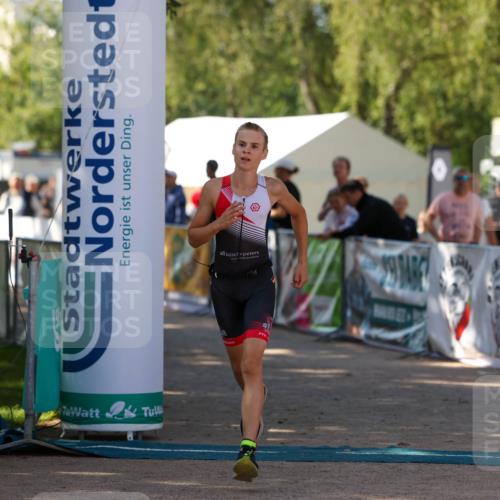 01.09.2024 - 17. Tribühne Triathlon Michael Strokosch http://msf.ph/oto/6905179 01.09.2024 11:07:00 Ziel 192 meine-sportfotos.de