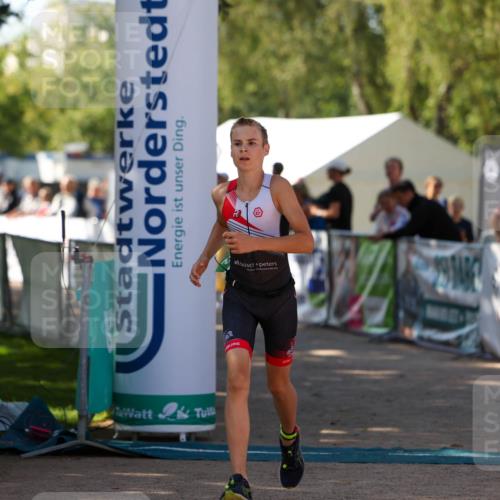 01.09.2024 - 17. Tribühne Triathlon Michael Strokosch http://msf.ph/oto/6905186 01.09.2024 11:07:00 Ziel 192 meine-sportfotos.de