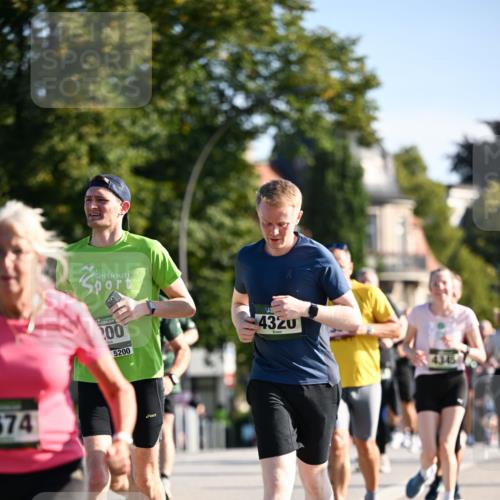 01.09.2024 - BARMER Alsterlauf Dr. Thomas Lammeyer http://msf.ph/oto/6905205 01.09.2024 09:41:03 Laufen 674, 200, 5200, 432 meine-sportfotos.de