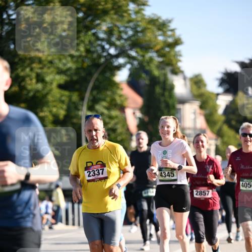 01.09.2024 - BARMER Alsterlauf Dr. Thomas Lammeyer http://msf.ph/oto/6905250 01.09.2024 09:41:05 Laufen 2337, 4345, 2857, 4050 meine-sportfotos.de