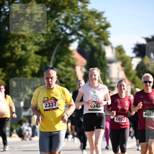 01.09.2024 - BARMER Alsterlauf Dr. Thomas Lammeyer http://msf.ph/oto/6905263 01.09.2024 09:41:05 Laufen 2337, 345, 2857, 19, 4050 meine-sportfotos.de