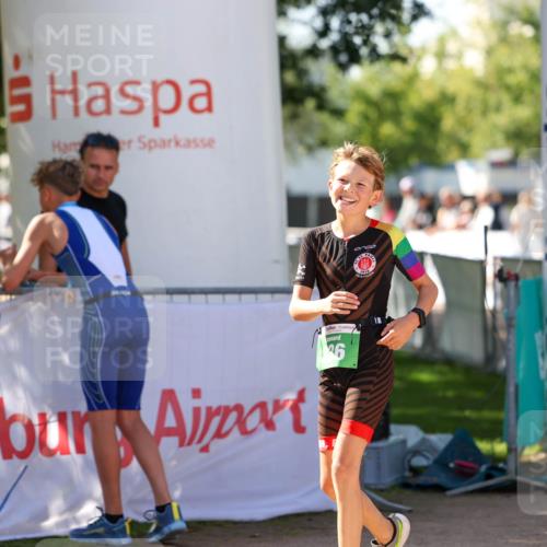 01.09.2024 - 17. Tribühne Triathlon Michael Strokosch http://msf.ph/oto/6905300 01.09.2024 11:07:24 Ziel 236 meine-sportfotos.de