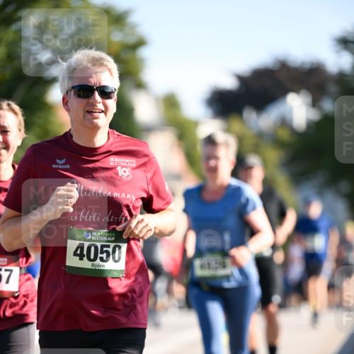 01.09.2024 - BARMER Alsterlauf Dr. Thomas Lammeyer http://msf.ph/oto/6905336 01.09.2024 09:41:08 Laufen 30, 10, 57, 35, 4050 meine-sportfotos.de