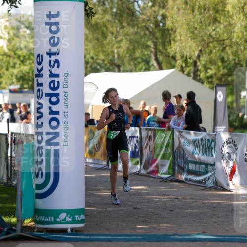 01.09.2024 - 17. Tribühne Triathlon Michael Strokosch http://msf.ph/oto/6905353 01.09.2024 11:07:30 Ziel 171 meine-sportfotos.de