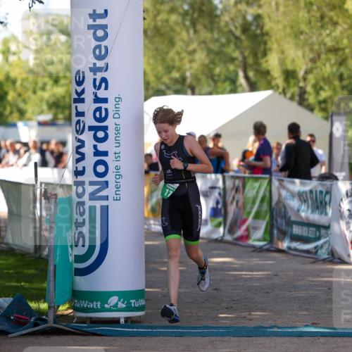 01.09.2024 - 17. Tribühne Triathlon Michael Strokosch http://msf.ph/oto/6905370 01.09.2024 11:07:31 Ziel 171 meine-sportfotos.de