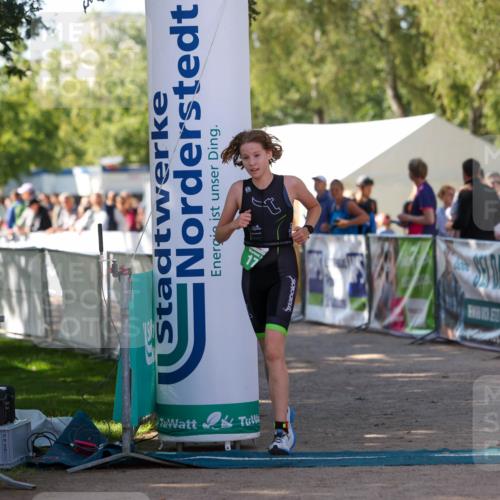 01.09.2024 - 17. Tribühne Triathlon Michael Strokosch http://msf.ph/oto/6905374 01.09.2024 11:07:32 Ziel 171 meine-sportfotos.de