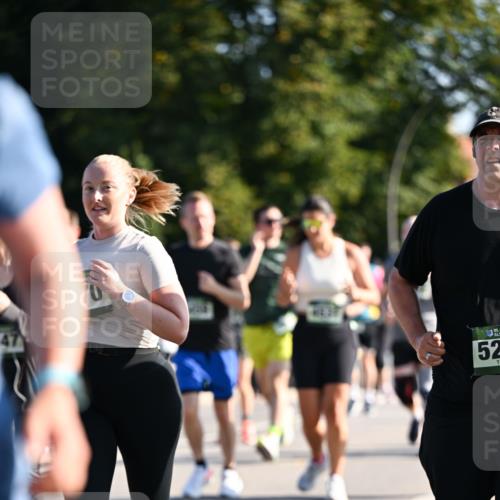 01.09.2024 - BARMER Alsterlauf Dr. Thomas Lammeyer http://msf.ph/oto/6905406 01.09.2024 09:41:12 Laufen 47, 52 meine-sportfotos.de