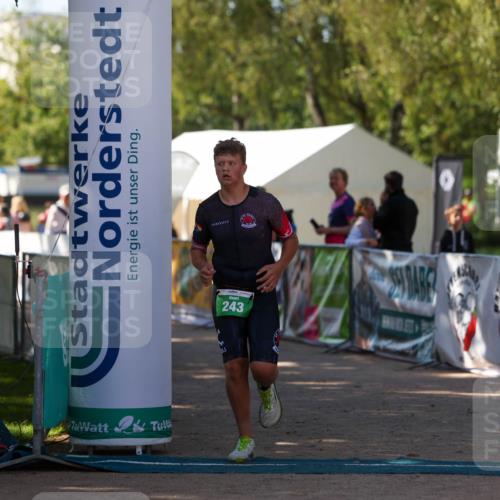 01.09.2024 - 17. Tribühne Triathlon Michael Strokosch http://msf.ph/oto/6905420 01.09.2024 11:07:47 Ziel 243 meine-sportfotos.de