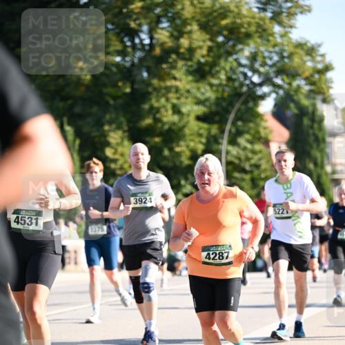 01.09.2024 - BARMER Alsterlauf Dr. Thomas Lammeyer http://msf.ph/oto/6905441 01.09.2024 09:41:13 Laufen 4531, 3375, 3924, 4287, 5221 meine-sportfotos.de