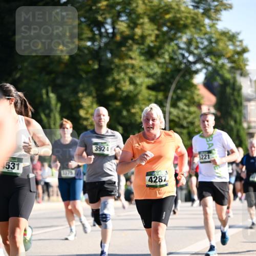 01.09.2024 - BARMER Alsterlauf Dr. Thomas Lammeyer http://msf.ph/oto/6905449 01.09.2024 09:41:14 Laufen 4531, 1375, 3924, 4287, 5221 meine-sportfotos.de