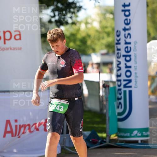 01.09.2024 - 17. Tribühne Triathlon Michael Strokosch http://msf.ph/oto/6905461 01.09.2024 11:07:49 Ziel 243 meine-sportfotos.de