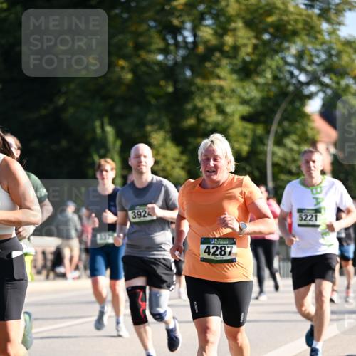 01.09.2024 - BARMER Alsterlauf Dr. Thomas Lammeyer http://msf.ph/oto/6905470 01.09.2024 09:41:14 Laufen 3924, 25, 4287, 5221 meine-sportfotos.de