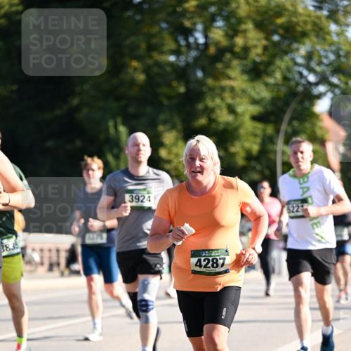 01.09.2024 - BARMER Alsterlauf Dr. Thomas Lammeyer http://msf.ph/oto/6905482 01.09.2024 09:41:14 Laufen 3835, 3924, 4287, 622 meine-sportfotos.de