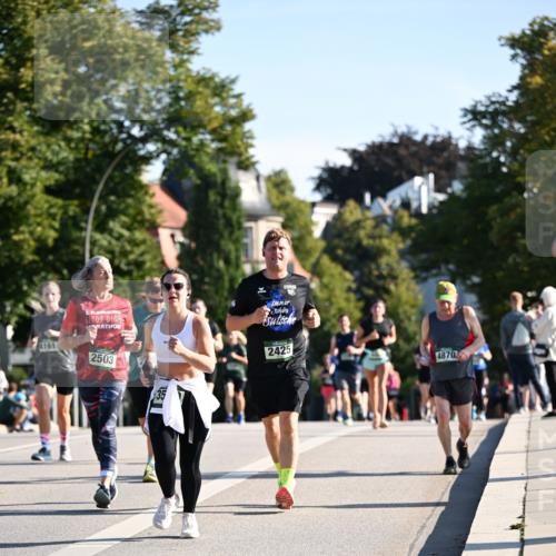01.09.2024 - BARMER Alsterlauf Dr. Thomas Lammeyer http://msf.ph/oto/6905581 01.09.2024 09:41:18 Laufen 4161, 2503, 2425, 4870 meine-sportfotos.de