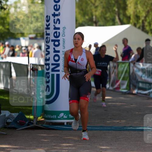 01.09.2024 - 17. Tribühne Triathlon Michael Strokosch http://msf.ph/oto/6905671 01.09.2024 11:08:34 Ziel 279, 1067 meine-sportfotos.de