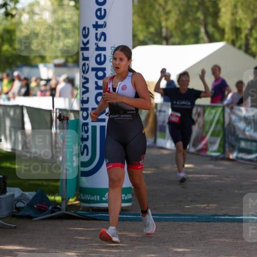 01.09.2024 - 17. Tribühne Triathlon Michael Strokosch http://msf.ph/oto/6905676 01.09.2024 11:08:34 Ziel 279, 1067 meine-sportfotos.de