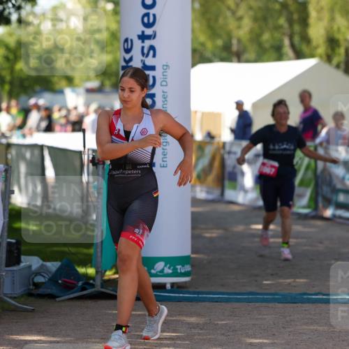 01.09.2024 - 17. Tribühne Triathlon Michael Strokosch http://msf.ph/oto/6905690 01.09.2024 11:08:34 Ziel 279, 1067 meine-sportfotos.de