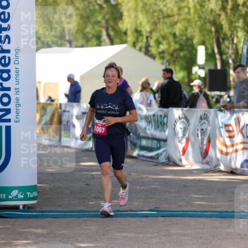 01.09.2024 - 17. Tribühne Triathlon Michael Strokosch http://msf.ph/oto/6905708 01.09.2024 11:08:36 Ziel 279, 1067 meine-sportfotos.de
