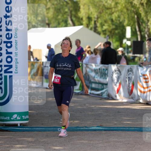 01.09.2024 - 17. Tribühne Triathlon Michael Strokosch http://msf.ph/oto/6905715 01.09.2024 11:08:37 Ziel 279, 1067 meine-sportfotos.de