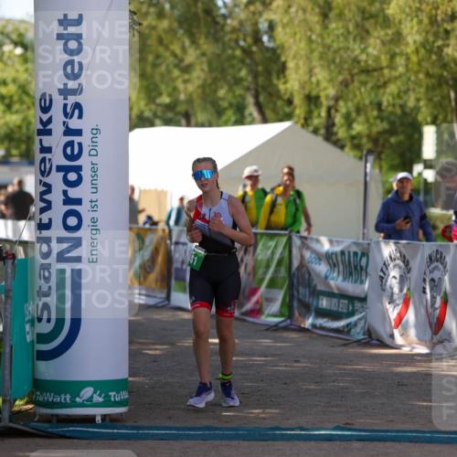 01.09.2024 - 17. Tribühne Triathlon Michael Strokosch http://msf.ph/oto/6905779 01.09.2024 11:08:57 Ziel 241 meine-sportfotos.de