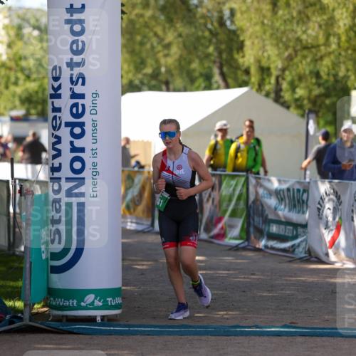 01.09.2024 - 17. Tribühne Triathlon Michael Strokosch http://msf.ph/oto/6905785 01.09.2024 11:08:58 Ziel 241 meine-sportfotos.de