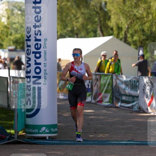 01.09.2024 - 17. Tribühne Triathlon Michael Strokosch http://msf.ph/oto/6905796 01.09.2024 11:08:58 Ziel 241 meine-sportfotos.de
