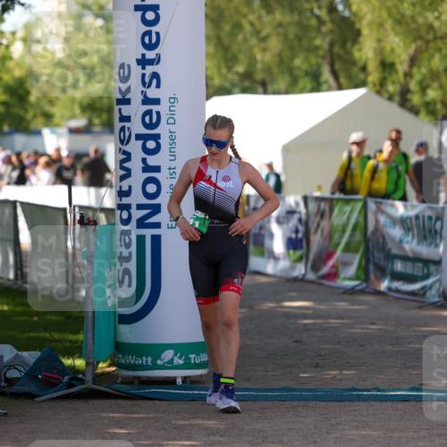 01.09.2024 - 17. Tribühne Triathlon Michael Strokosch http://msf.ph/oto/6905800 01.09.2024 11:08:58 Ziel 241 meine-sportfotos.de