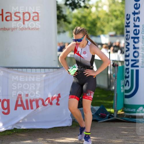 01.09.2024 - 17. Tribühne Triathlon Michael Strokosch http://msf.ph/oto/6905817 01.09.2024 11:09:00 Ziel 241 meine-sportfotos.de