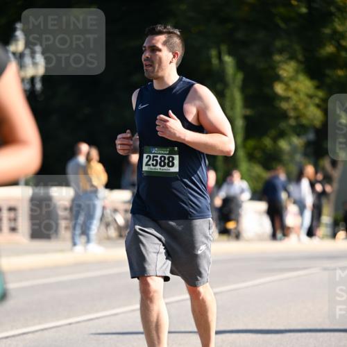 01.09.2024 - BARMER Alsterlauf Dr. Thomas Lammeyer http://msf.ph/oto/6905836 01.09.2024 09:41:29 Laufen 35, 2588 meine-sportfotos.de