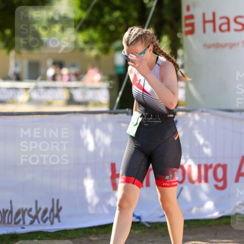 01.09.2024 - 17. Tribühne Triathlon Michael Strokosch http://msf.ph/oto/6905851 01.09.2024 11:09:03 Ziel 241 meine-sportfotos.de