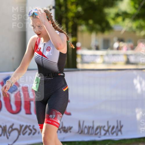 01.09.2024 - 17. Tribühne Triathlon Michael Strokosch http://msf.ph/oto/6905866 01.09.2024 11:09:04 Ziel  meine-sportfotos.de