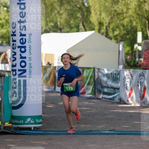 01.09.2024 - 17. Tribühne Triathlon Michael Strokosch http://msf.ph/oto/6905878 01.09.2024 11:09:31 Ziel 175 meine-sportfotos.de