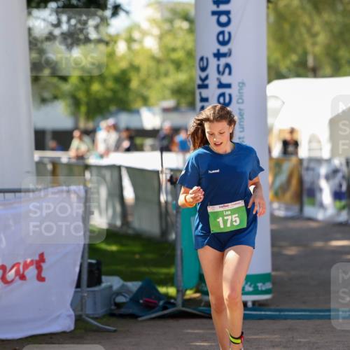 01.09.2024 - 17. Tribühne Triathlon Michael Strokosch http://msf.ph/oto/6905909 01.09.2024 11:09:32 Ziel 175 meine-sportfotos.de