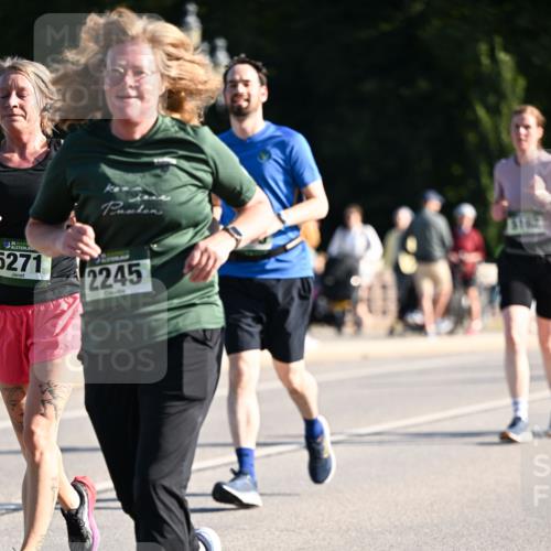 01.09.2024 - BARMER Alsterlauf Dr. Thomas Lammeyer http://msf.ph/oto/6905952 01.09.2024 09:41:35 Laufen 3162, 5271, 2245 meine-sportfotos.de