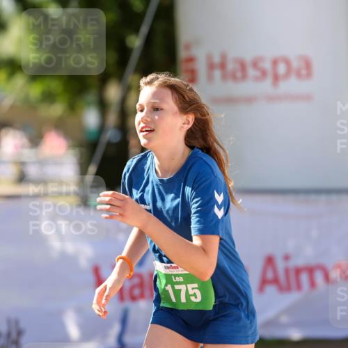 01.09.2024 - 17. Tribühne Triathlon Michael Strokosch http://msf.ph/oto/6905963 01.09.2024 11:09:35 Ziel 175 meine-sportfotos.de