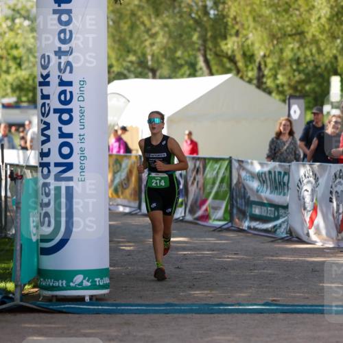 01.09.2024 - 17. Tribühne Triathlon Michael Strokosch http://msf.ph/oto/6905969 01.09.2024 11:09:48 Ziel 214 meine-sportfotos.de