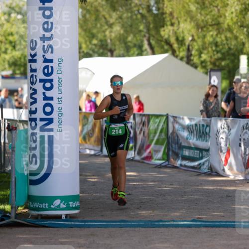 01.09.2024 - 17. Tribühne Triathlon Michael Strokosch http://msf.ph/oto/6905974 01.09.2024 11:09:48 Ziel 214 meine-sportfotos.de