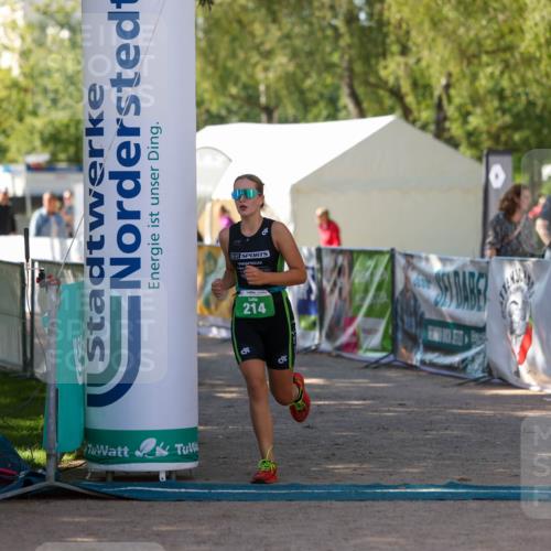 01.09.2024 - 17. Tribühne Triathlon Michael Strokosch http://msf.ph/oto/6905985 01.09.2024 11:09:49 Ziel 214 meine-sportfotos.de