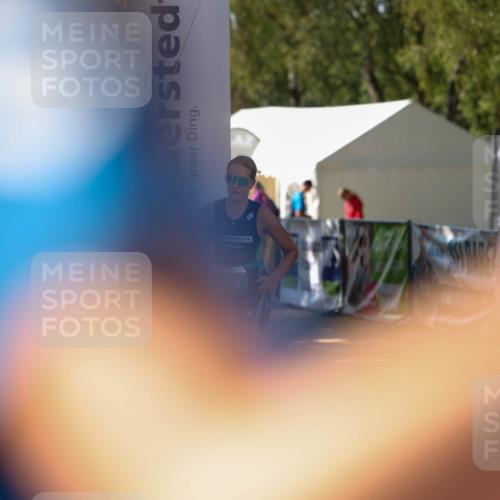 01.09.2024 - 17. Tribühne Triathlon Michael Strokosch http://msf.ph/oto/6905995 01.09.2024 11:09:49 Ziel 214 meine-sportfotos.de