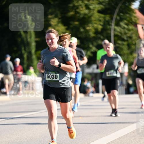 01.09.2024 - BARMER Alsterlauf Dr. Thomas Lammeyer http://msf.ph/oto/6906002 01.09.2024 09:41:37 Laufen 5030 meine-sportfotos.de