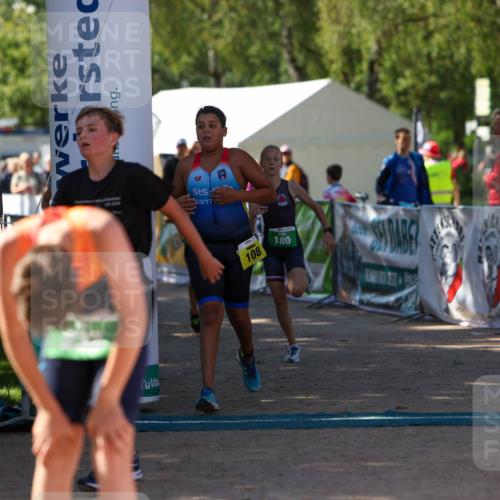01.09.2024 - 17. Tribühne Triathlon Michael Strokosch http://msf.ph/oto/6906121 01.09.2024 11:10:20 Ziel 108, 138, 180, 189, 197 meine-sportfotos.de