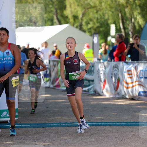 01.09.2024 - 17. Tribühne Triathlon Michael Strokosch http://msf.ph/oto/6906140 01.09.2024 11:10:22 Ziel 108, 138, 180, 189, 197 meine-sportfotos.de