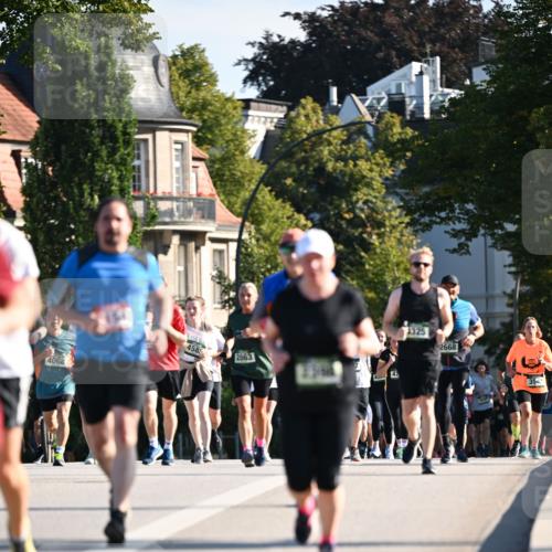 01.09.2024 - BARMER Alsterlauf Dr. Thomas Lammeyer http://msf.ph/oto/6906163 01.09.2024 09:41:48 Laufen 4068, 4585, 2863, 4003, 47, 1325, 2668, 354 meine-sportfotos.de