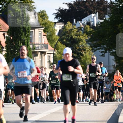 01.09.2024 - BARMER Alsterlauf Dr. Thomas Lammeyer http://msf.ph/oto/6906164 01.09.2024 09:41:48 Laufen 3154, 4325, 668, 4588, 406, 2863, 3542 meine-sportfotos.de