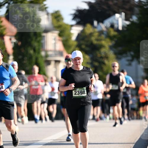 01.09.2024 - BARMER Alsterlauf Dr. Thomas Lammeyer http://msf.ph/oto/6906192 01.09.2024 09:41:49 Laufen 54, 2398 meine-sportfotos.de