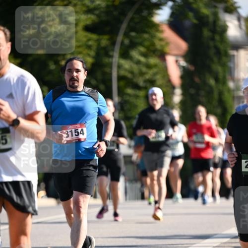 01.09.2024 - BARMER Alsterlauf Dr. Thomas Lammeyer http://msf.ph/oto/6906218 01.09.2024 09:41:50 Laufen 15, 3154, 2 meine-sportfotos.de