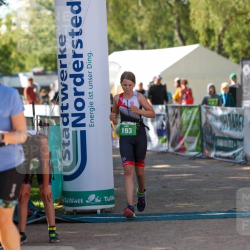 01.09.2024 - 17. Tribühne Triathlon Michael Strokosch http://msf.ph/oto/6906221 01.09.2024 11:10:29 Ziel 138, 190, 193 meine-sportfotos.de